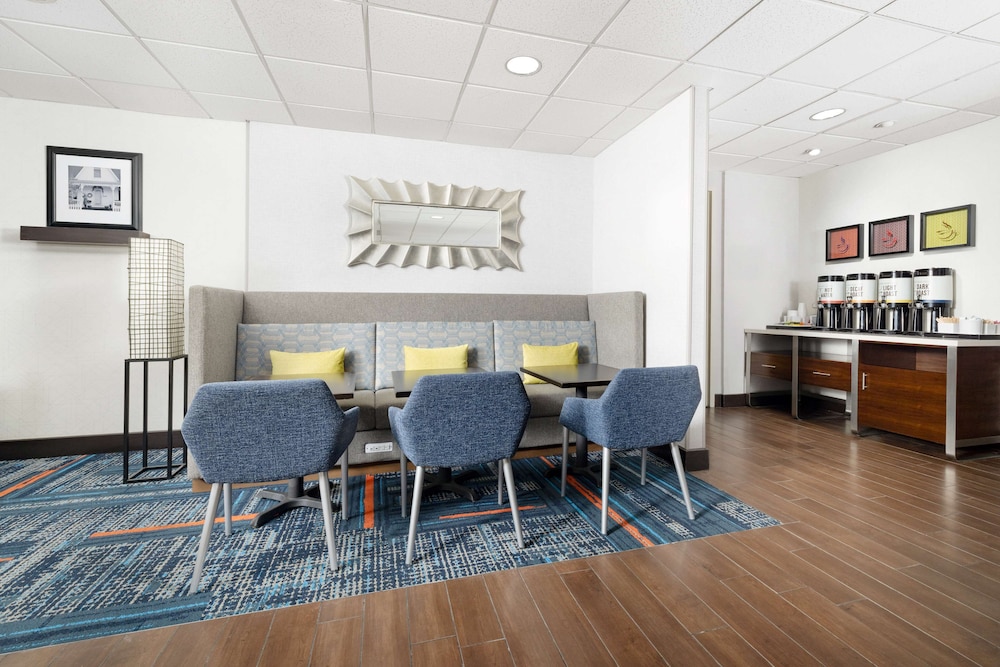 Hampton Inn Memphis Walnut Grove Baptist Hospital East - photo 24