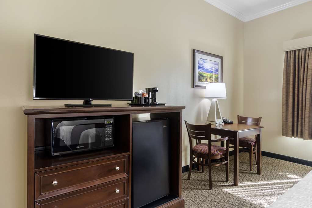Best Western Plus Grapevine Inn - photo 16