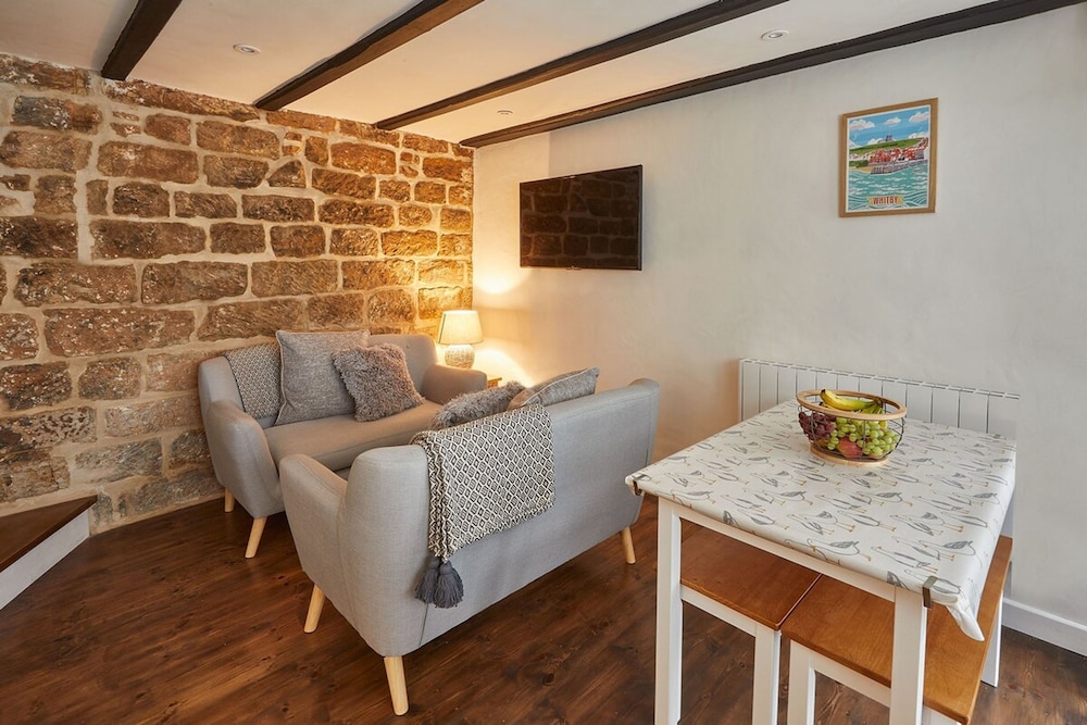 Host & Stay Dolphin Cottage 1736