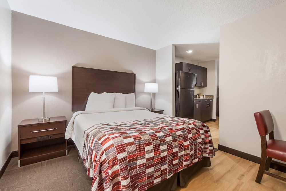 Red Roof Inn & Suites Omaha Council Bluffs - photo 15