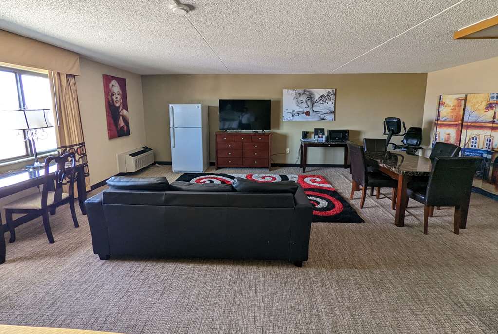 Super 8 by Wyndham Wichita North - photo 17