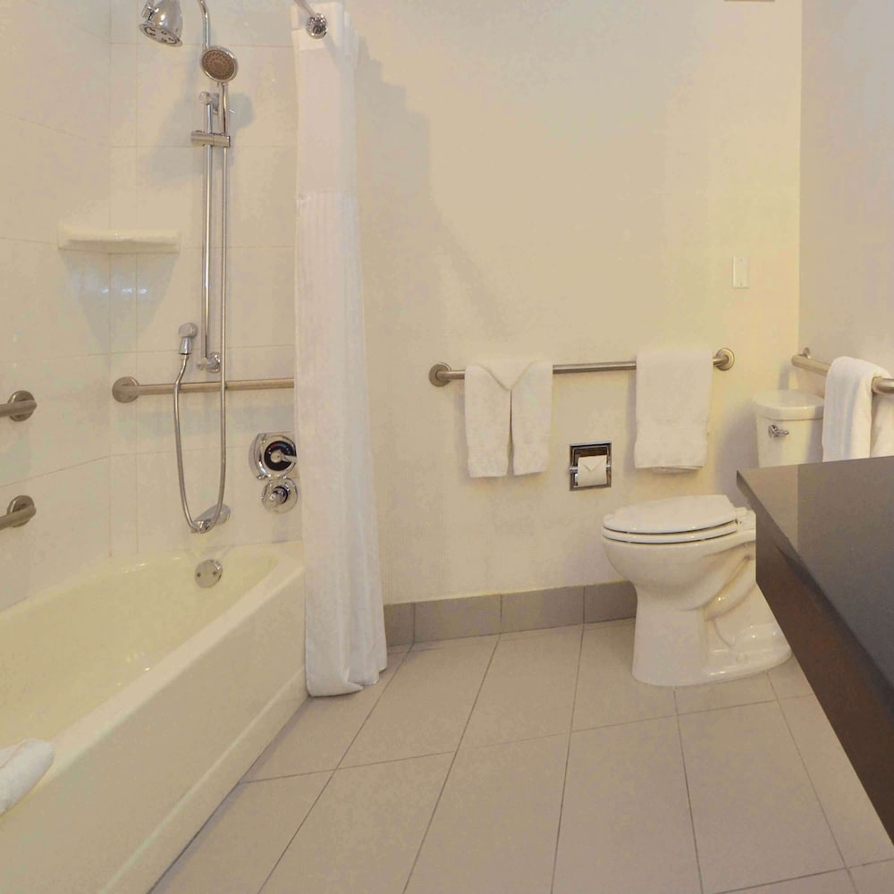 Doubletree by Hilton Newark Fremont - photo 45
