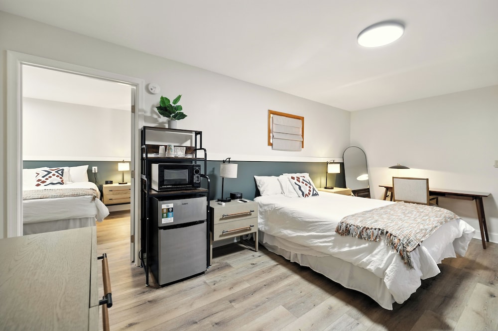 Hillside Motel LLC - photo 35