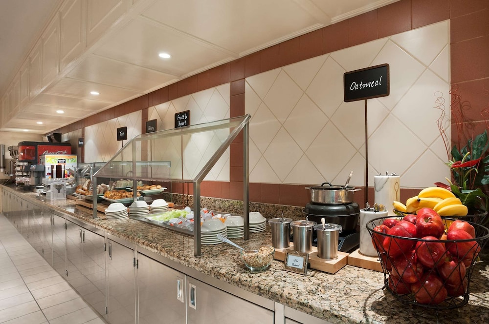 Embassy Suites by Hilton Las Vegas - photo 42