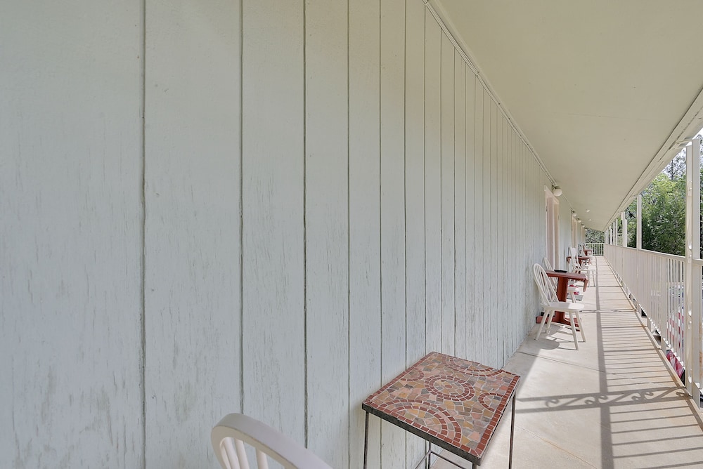 Brownsville Motel - photo 147