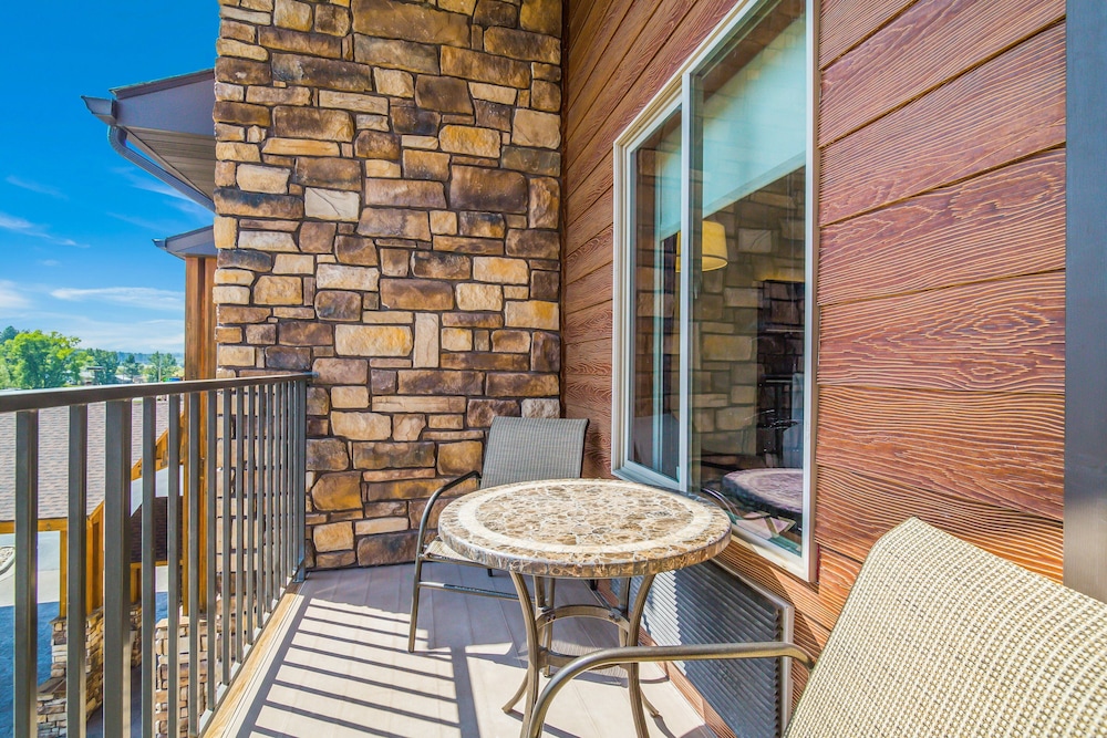 Holiday Inn Express & Suites Custer Mt Rushmore - photo 3