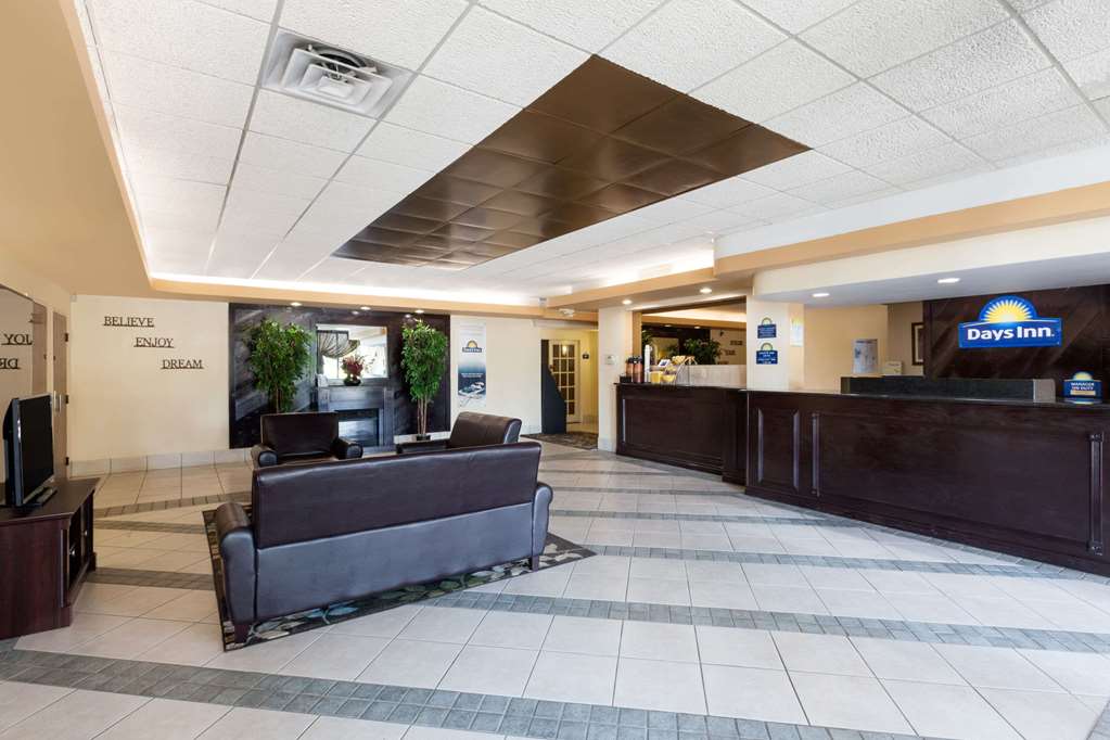 Days Inn by Wyndham Albion - photo 2