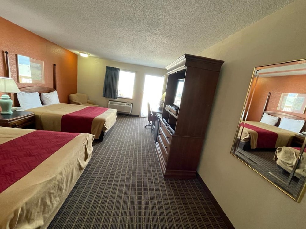 Knights Inn By Capital O Emporia I 35 - photo 58