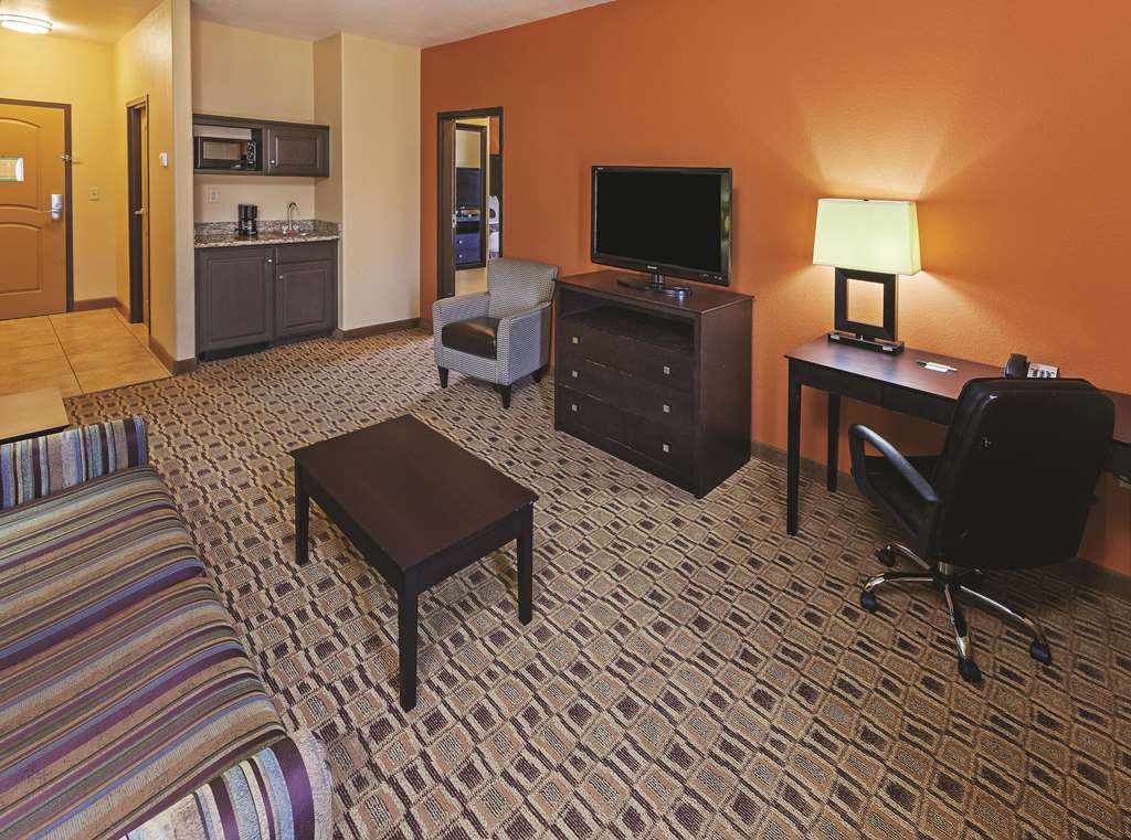 La Quinta Inn & Suites by Wyndham Searcy - photo 17