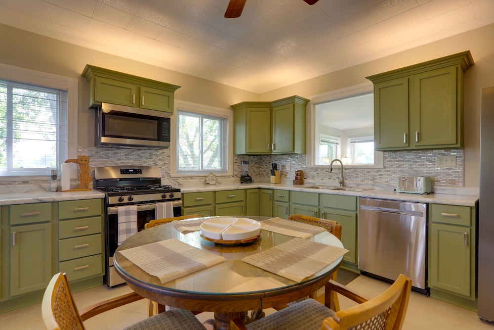 Welcoming Port Clinton Vacation Rental - photo 10
