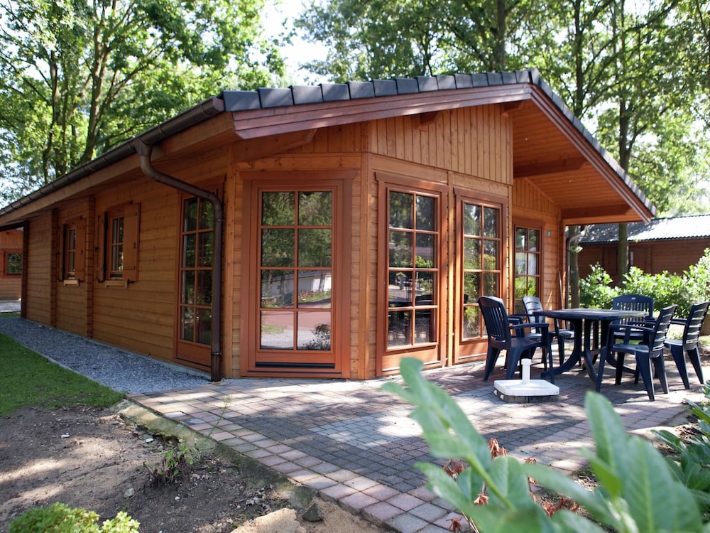 Wooden Chalet 30 km From Maastricht — 4-Star Luxury Hotel in Heerlen, Netherlands