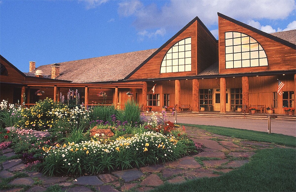 Grouse Mountain Lodge - photo 2