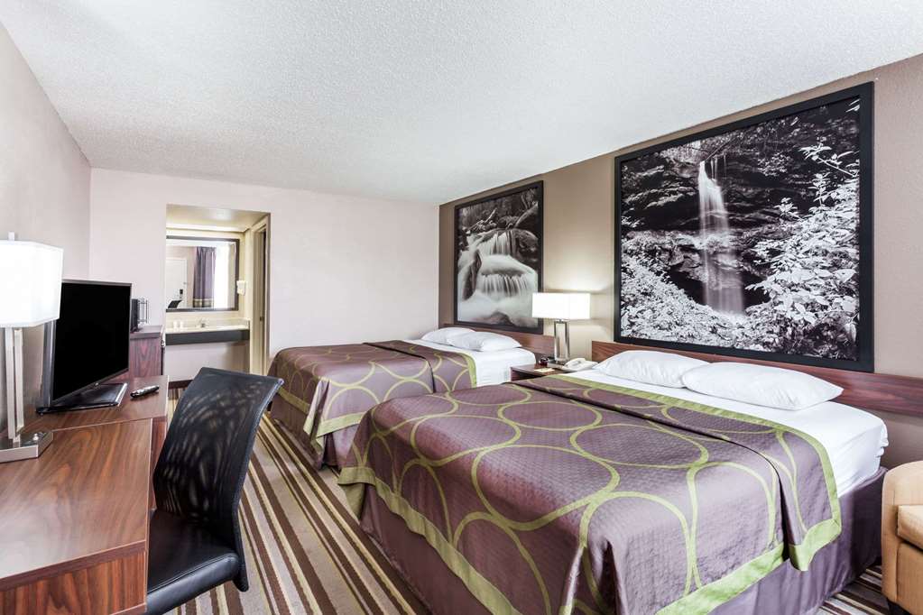 Super 8 by Wyndham Pigeon Forge Dollywood Lane - photo 8