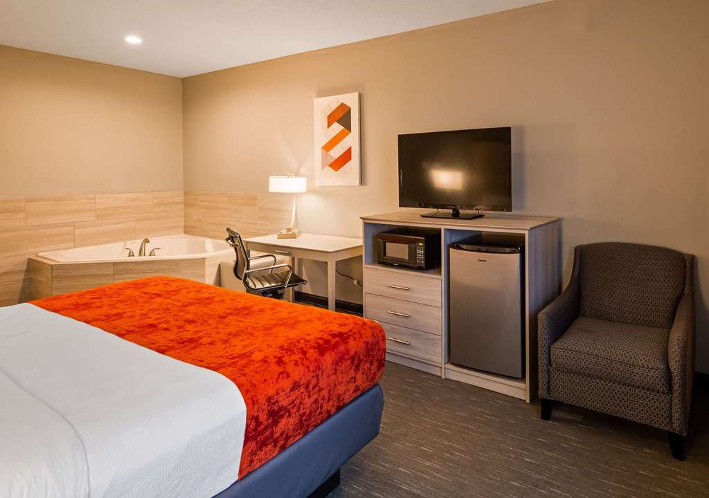 Best Western Plus New Cumberland Inn & Suites - photo 14