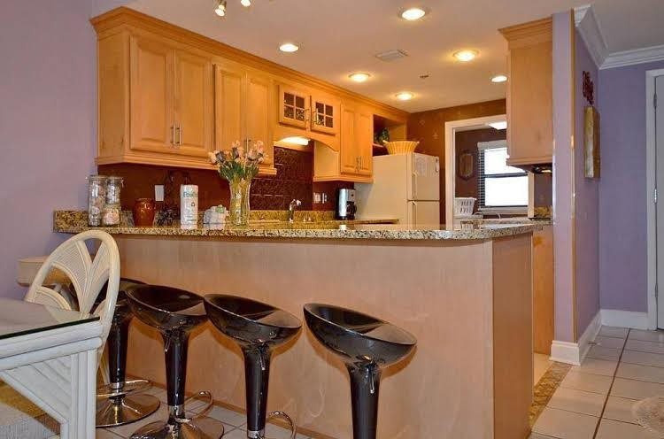 Navarre Towers By Dale E. Peterson Vacations — 4-Star Luxury Hotel in Navarre, United States