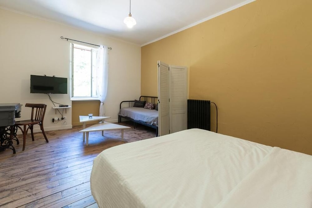 La Souliere — hotel in Aubin