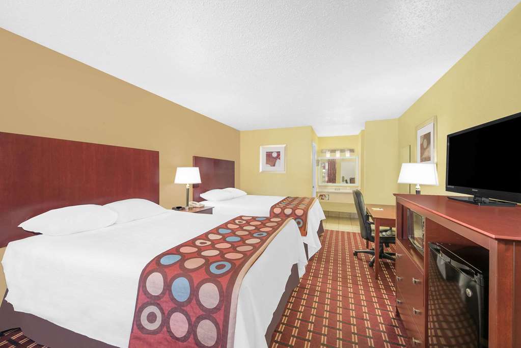 Super 8 by Wyndham Kerrville TX - photo 8