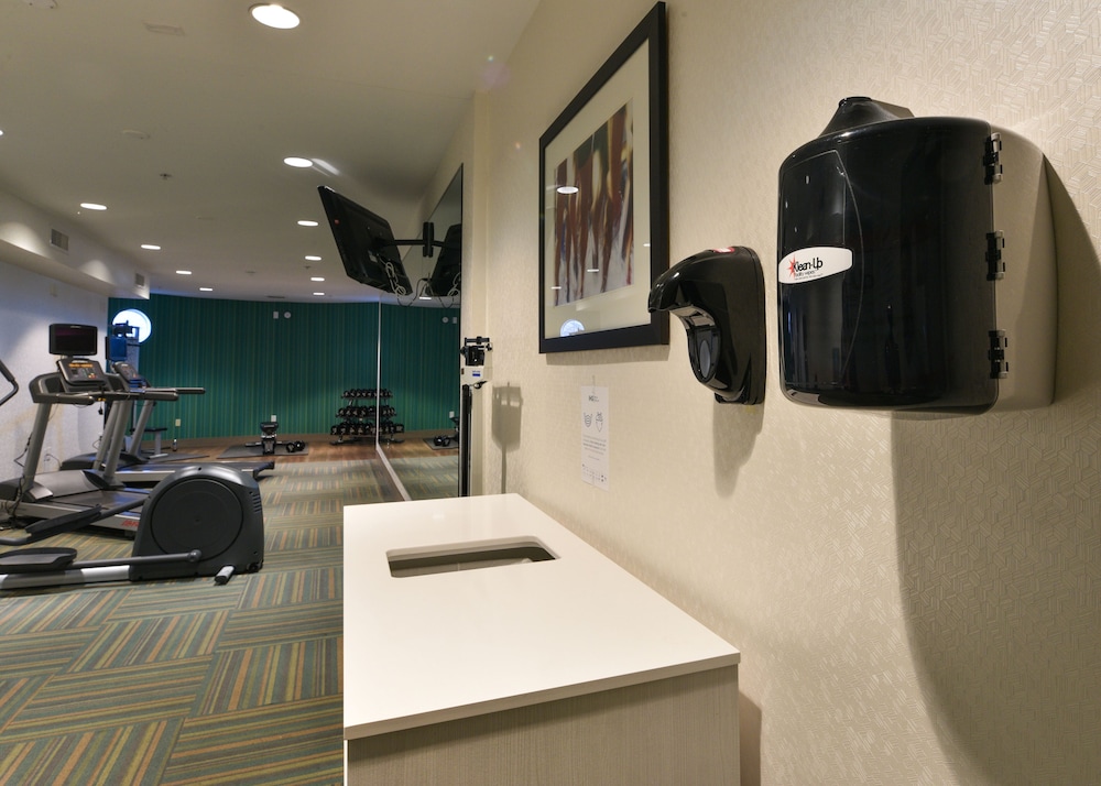 Holiday Inn Express & Suites Corona by IHG - photo 23