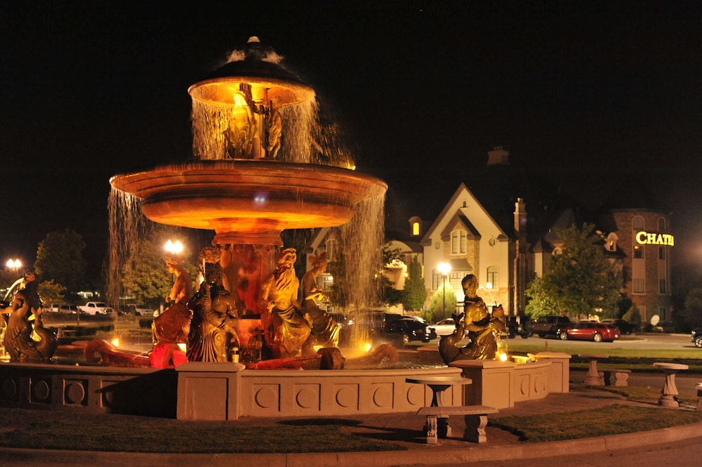 Chateau Avalon in Kansas City, United States