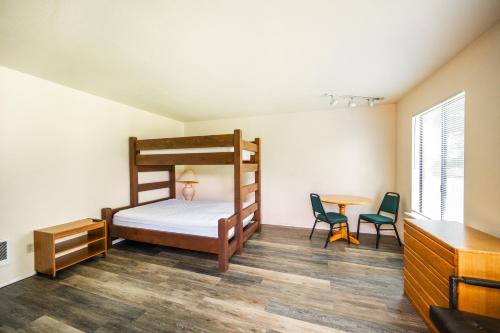 Redwood Meadows RV Resort and Cabins - photo 14