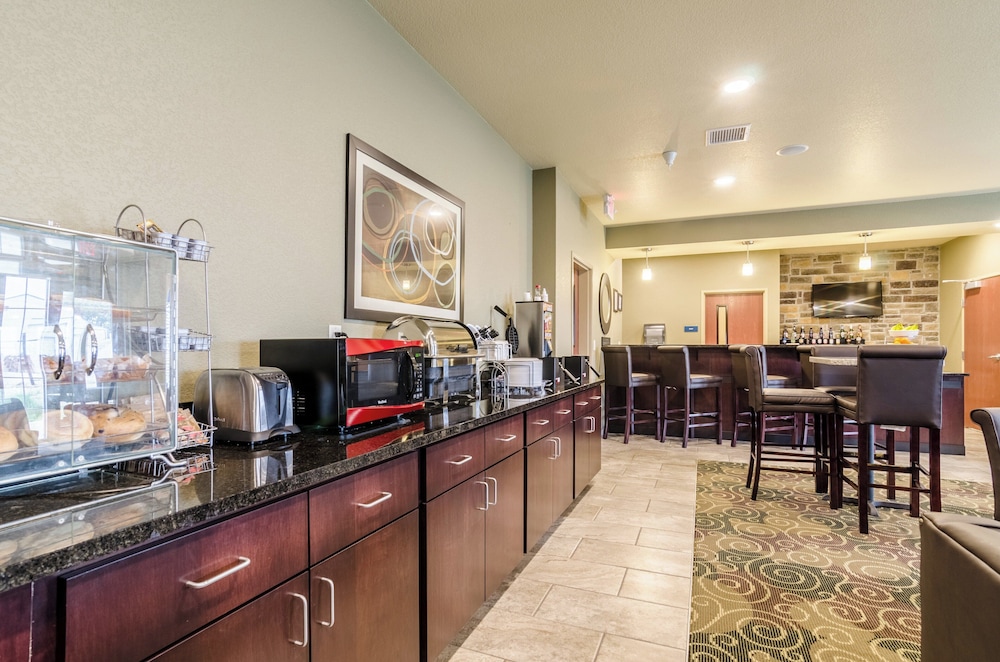 Cobblestone Hotel & Suites McCook - photo 44