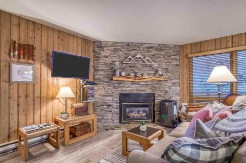 Ski House 144 Meredith Lodging — 4-Star Luxury Hotel in Bend, United States