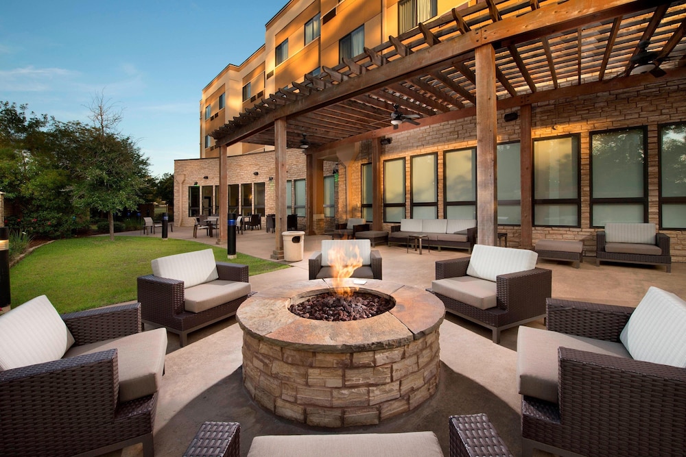Courtyard Lufkin - carbon neutral hotel in Lufkin