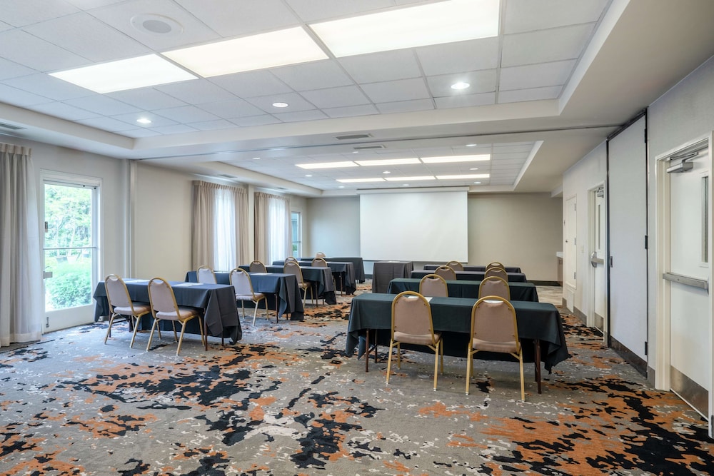 Hilton Garden Inn Louisville East - photo 22