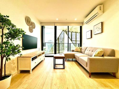 City Centre Sanctuary 1BR APT in Rundle Mall — 4-Star Luxury Hotel in Adelaide, Australia