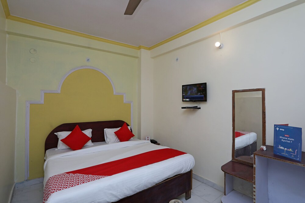 OYO 19804 Hotel Geet International in Bareilly, India