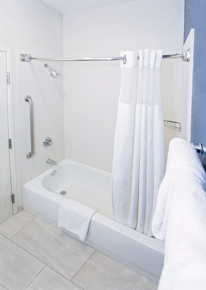 AmericInn by Wyndham Hays - photo 8
