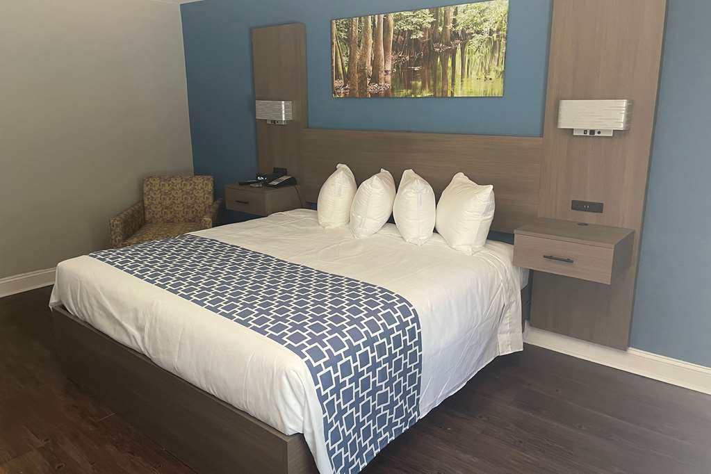 Wingate by Wyndham Columbia Fort Jackson - photo 16