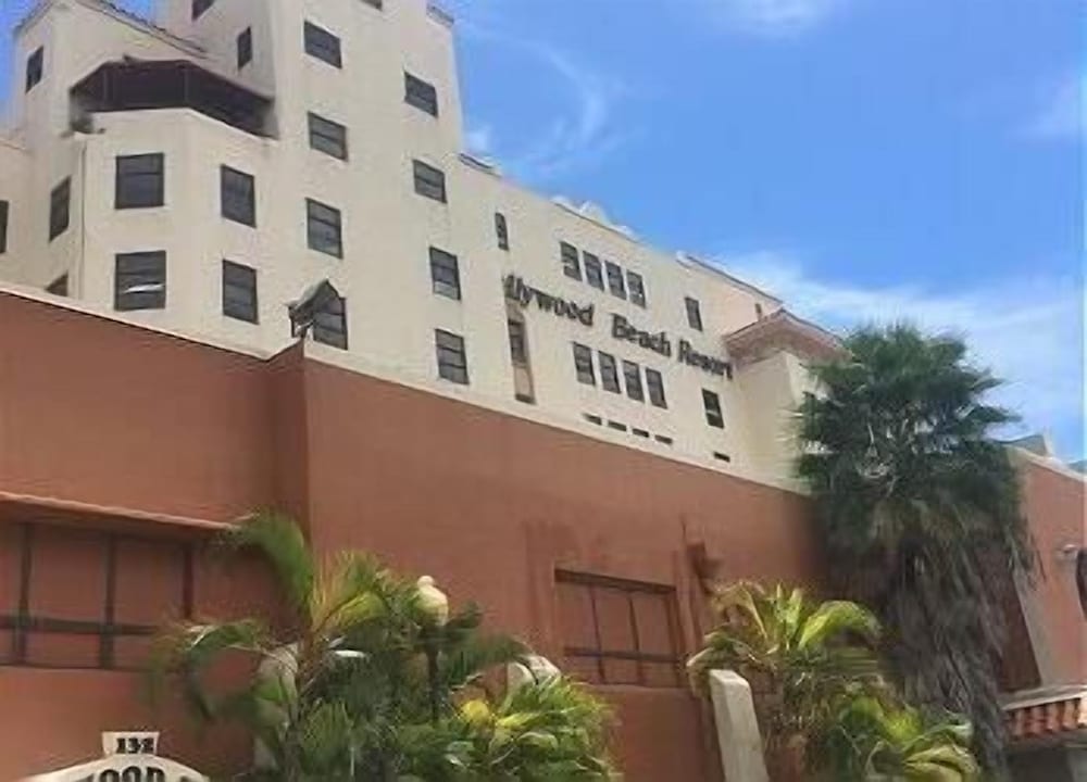 Hollywood Beach Resort two Bedrooms Sleeps 6 — hotel in Hollywood