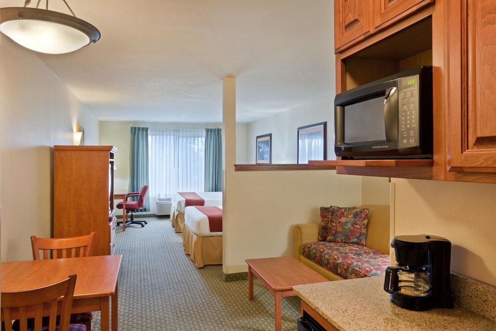 Triple Play Resort Hotel & Suites - photo 52