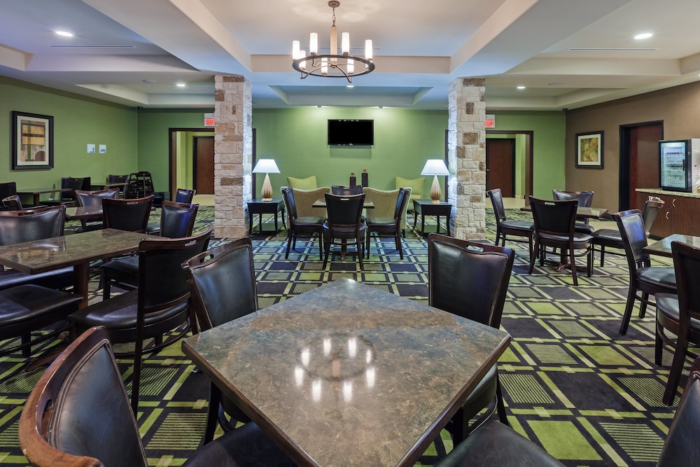 Holiday Inn Express Hotel & Suites Brady by IHG - photo 20