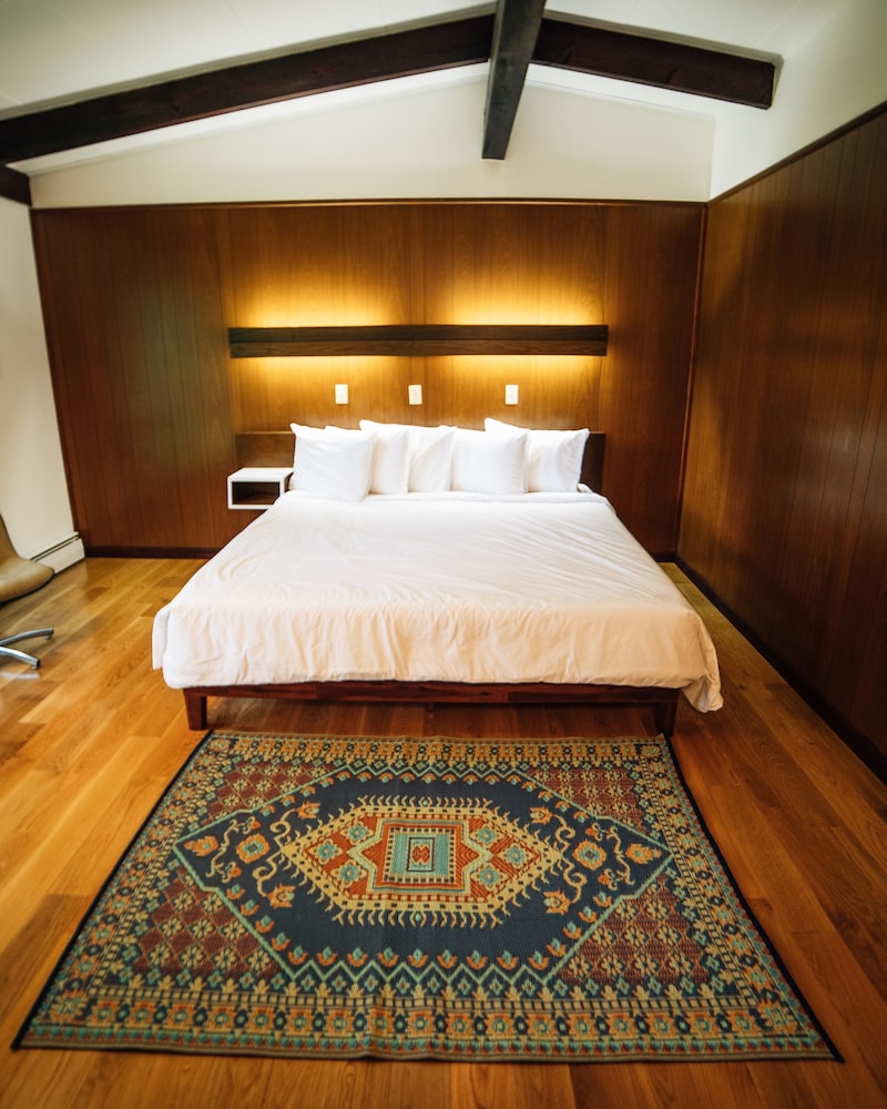The Grayhaven Motel - photo 13