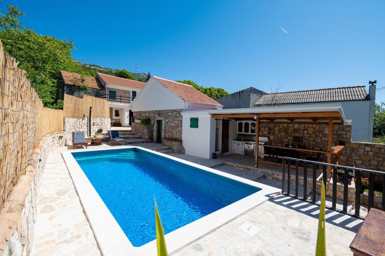 Family friendly house with a swimming pool Seline Paklenica 23248 — 4-Star Luxury Hotel in Starigrad, Croatia