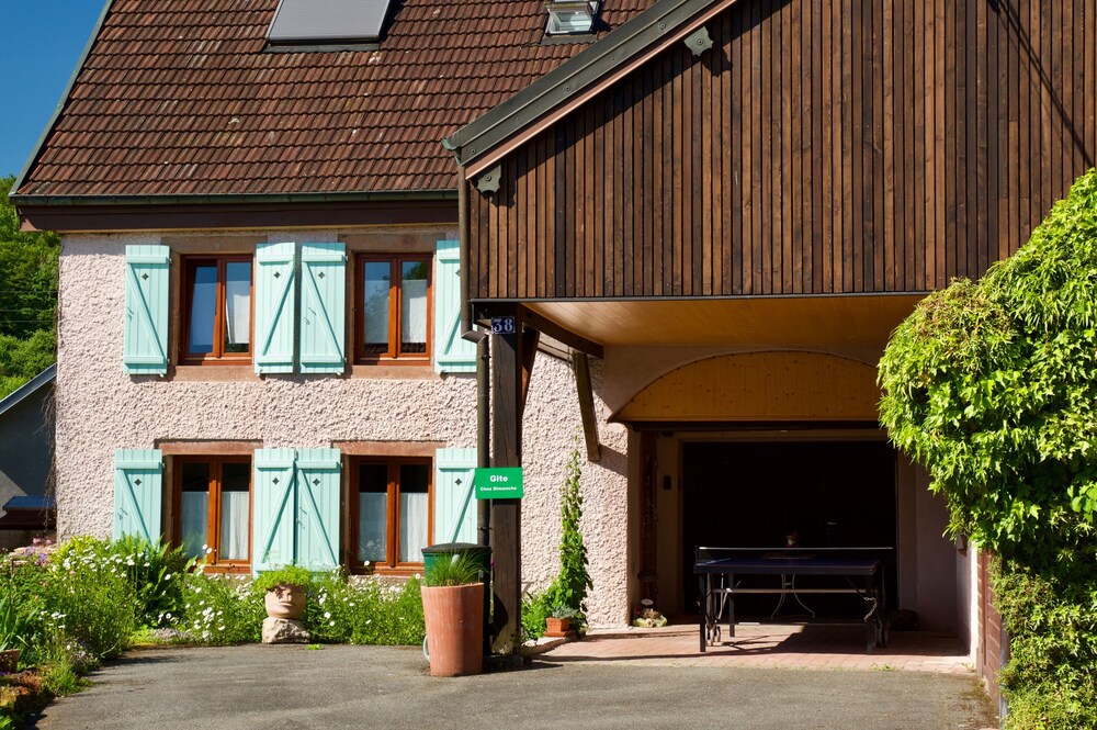 Gîte et Couvert Chez Dimanche - carbon neutral hotel in Essert