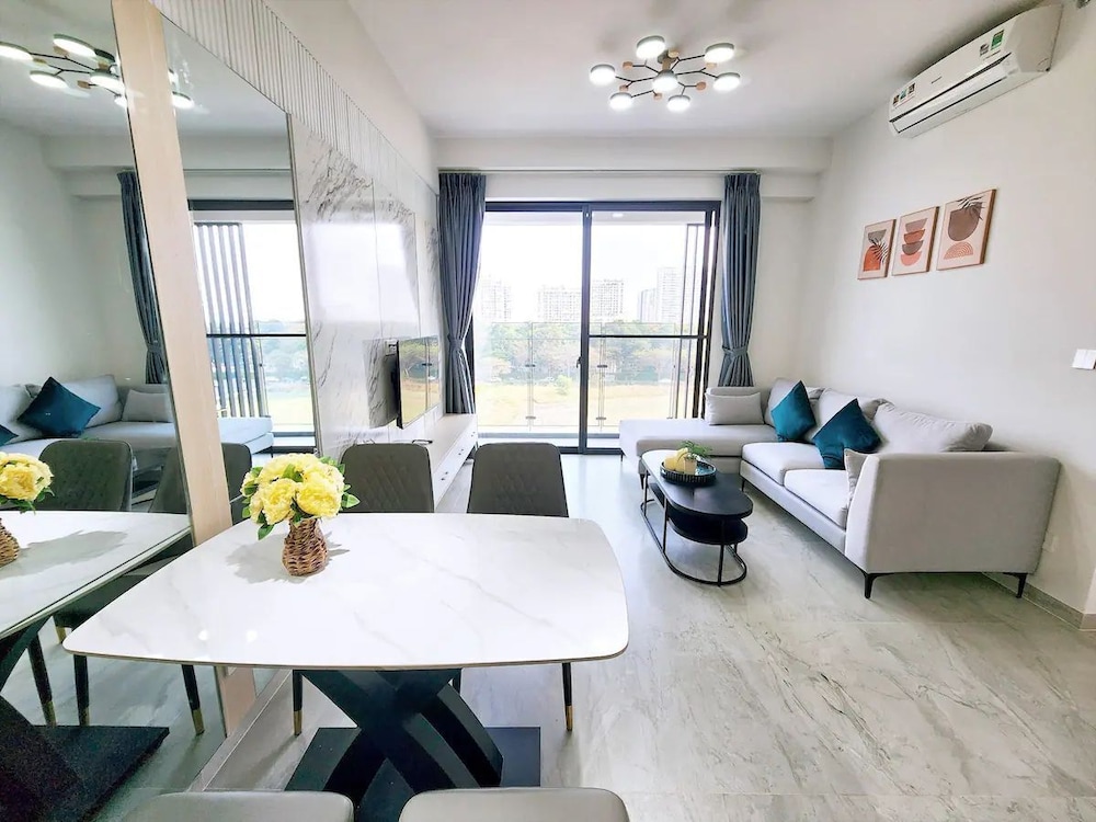 Cardinal Court Apartment — 4-Star Luxury Hotel in Ho Chi Minh City, Vietnam