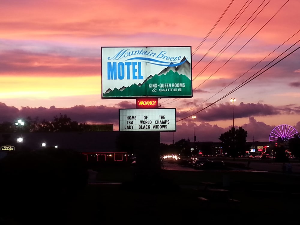 Mountain Breeze Motel - last minute hotel in Pigeon Forge
