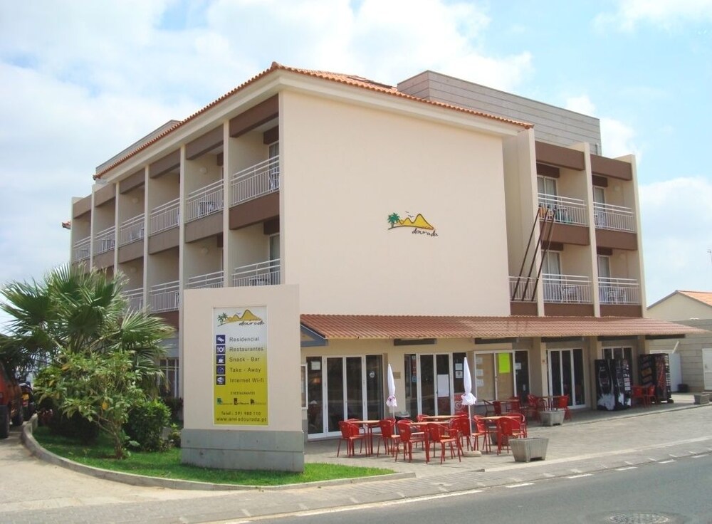 Hotel Areia Dourada — hotel in Vila Baleira