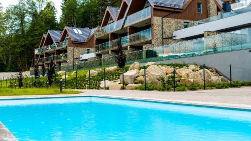 Kras Resort Apartament 110 z prywatnym jacuzzi i widokiem na góry in Szklarska Poreba, Poland