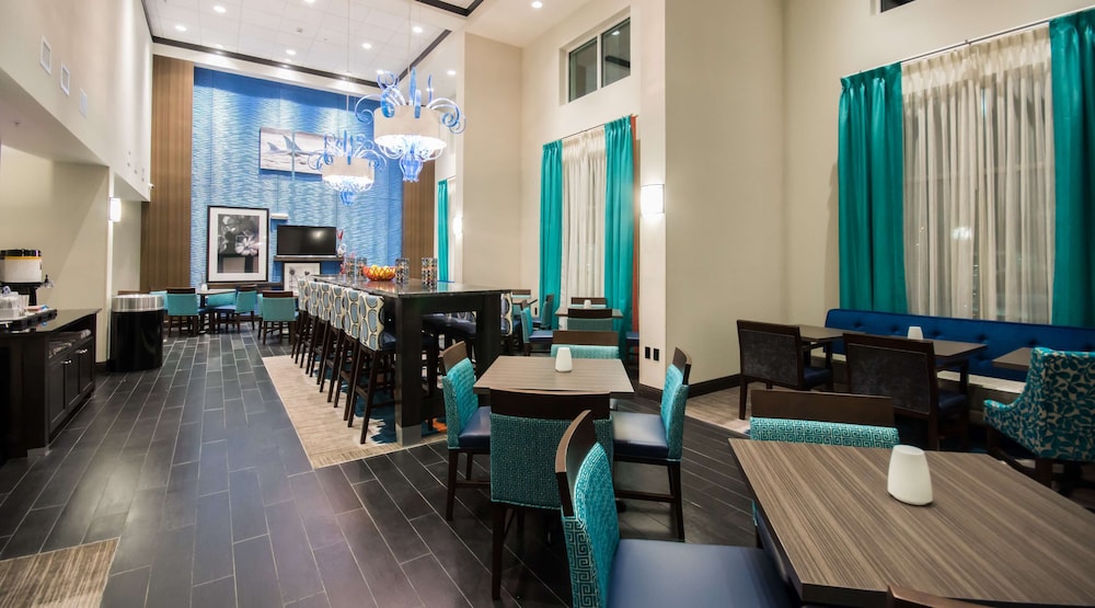 Hampton Inn & Suites Orlando At SeaWorld - photo 7