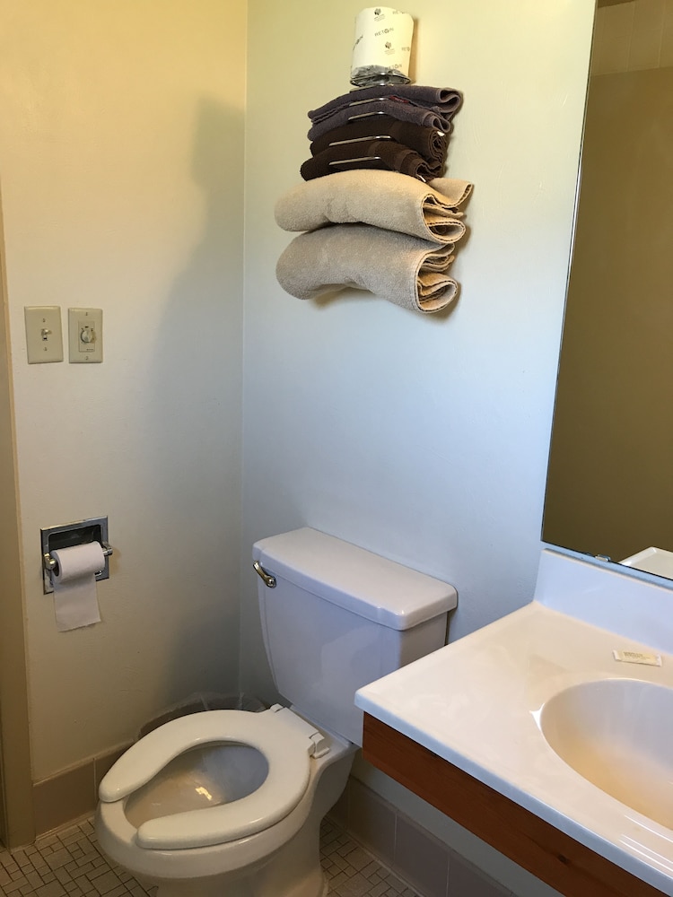 Marinette Inn - photo 12