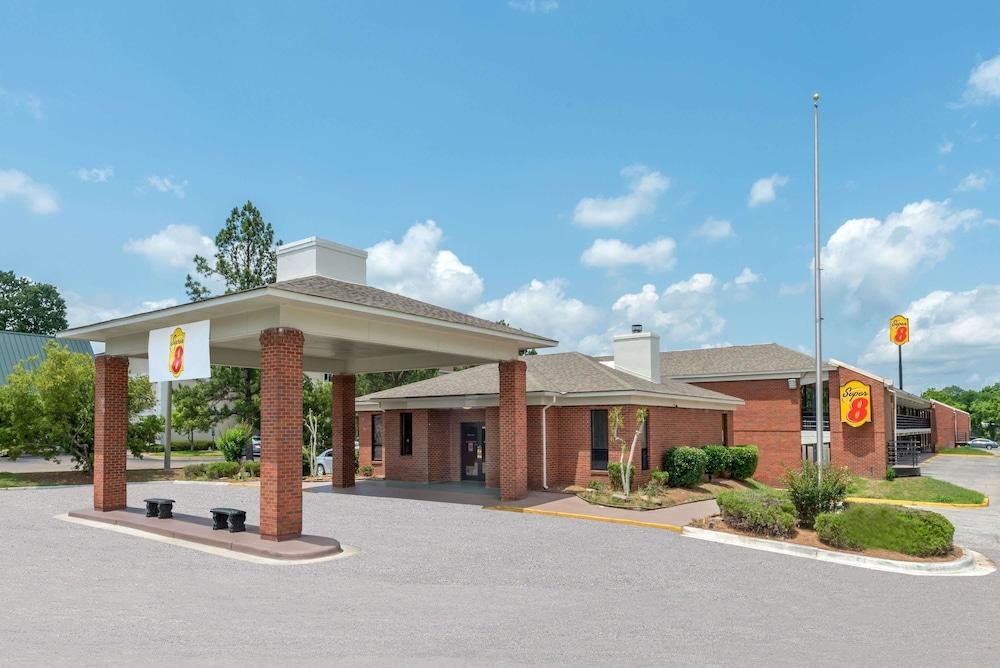 Super 8 Montgomery — Montgomery