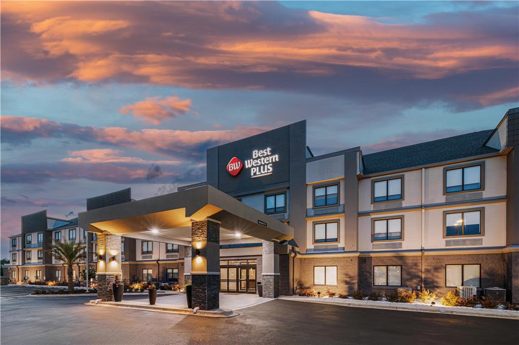 Best Western Plus Savannah Gateway in Savannah, United States