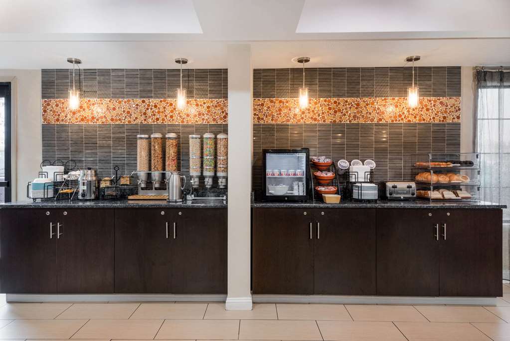 La Quinta Inn & Suites Summersville New River National Park - photo 20