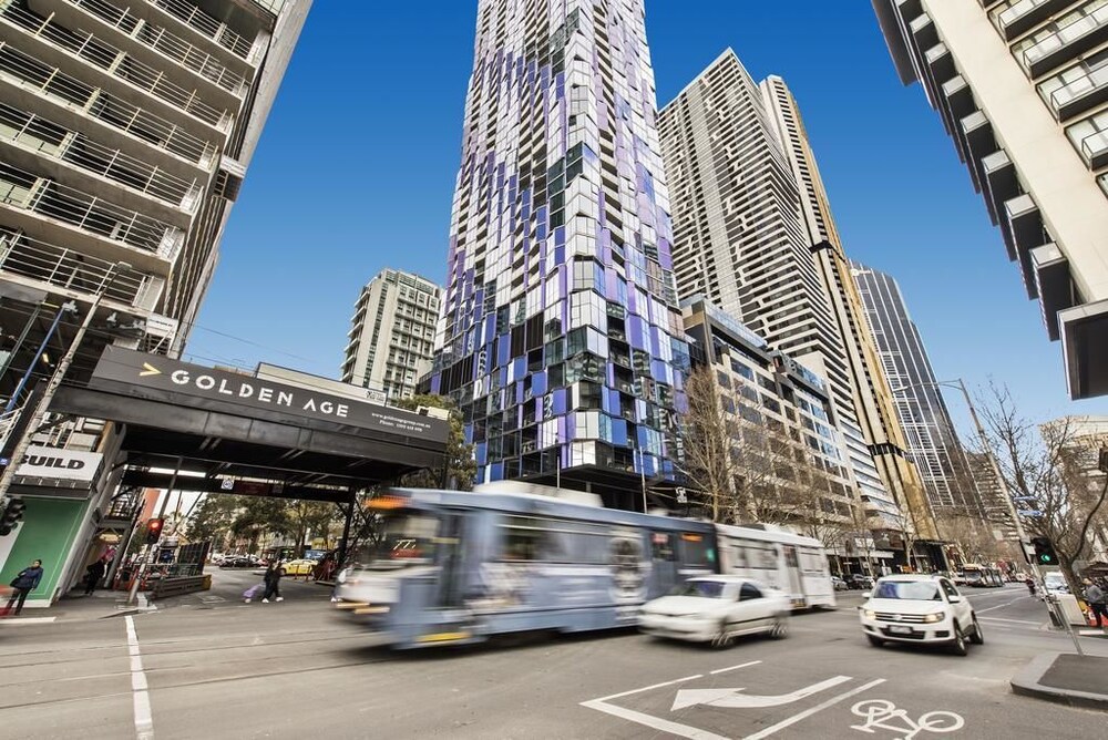 Light Tower Apartment - carbon neutral hotel in Melbourne