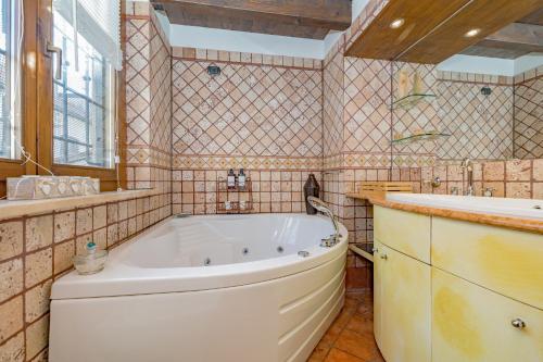 Malpensa Jacuzzi House — Ferno — photo 3