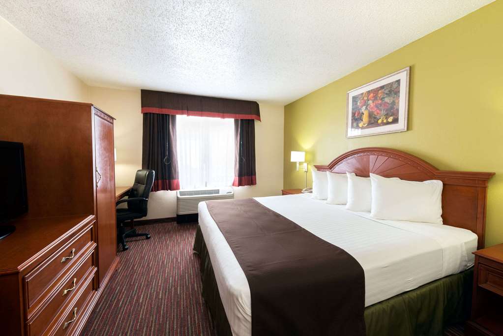 Baymont by Wyndham Louisville East - photo 8